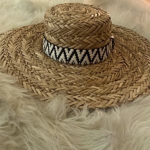 Oversized Straw hat